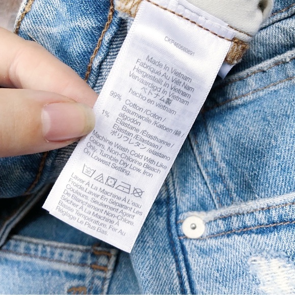 Madewell • The Curvy Perfect Vintage Jean in Coney Wash: Destroyed Edition - Picture 6 of 12